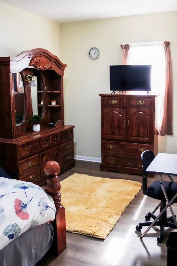 Cozy City Retreat Near Downtown Indianapolis- Private Bedroom المظهر الخارجي الصورة