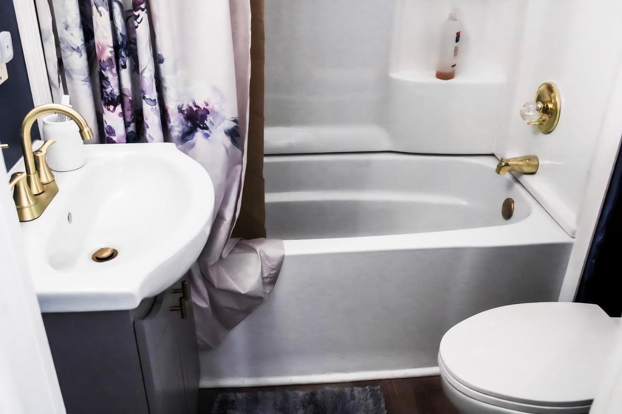 Cozy City Retreat Near Downtown Indianapolis- Private Bedroom المظهر الخارجي الصورة