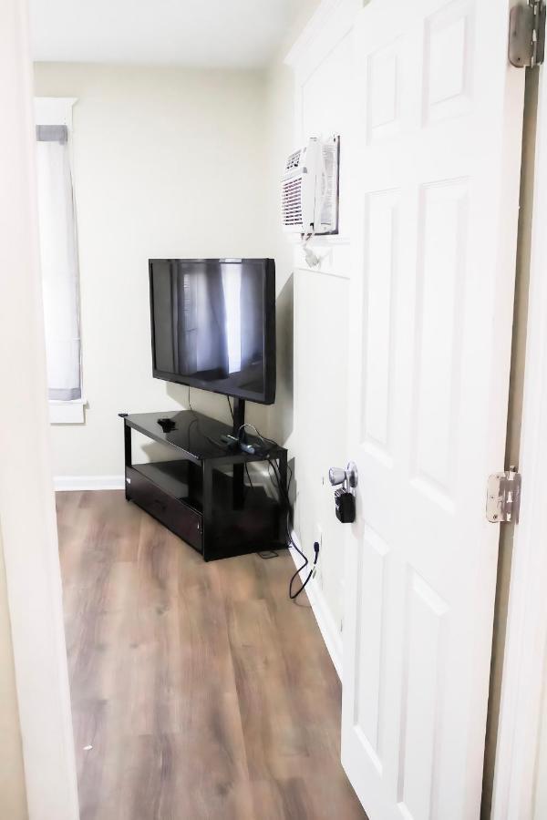 Cozy City Retreat Near Downtown Indianapolis- Private Bedroom المظهر الخارجي الصورة